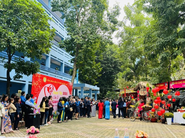 Hội nghị tổng kết hoạt động Công đoàn năm 2023 và triển khai kế hoạch trọng tâm năm 2024. Gặp mặt cán bộ lãnh đạo Đảng - Chính quyền - Công đoàn Công ty nhân dịp xuân Giáp Thìn năm 2024.